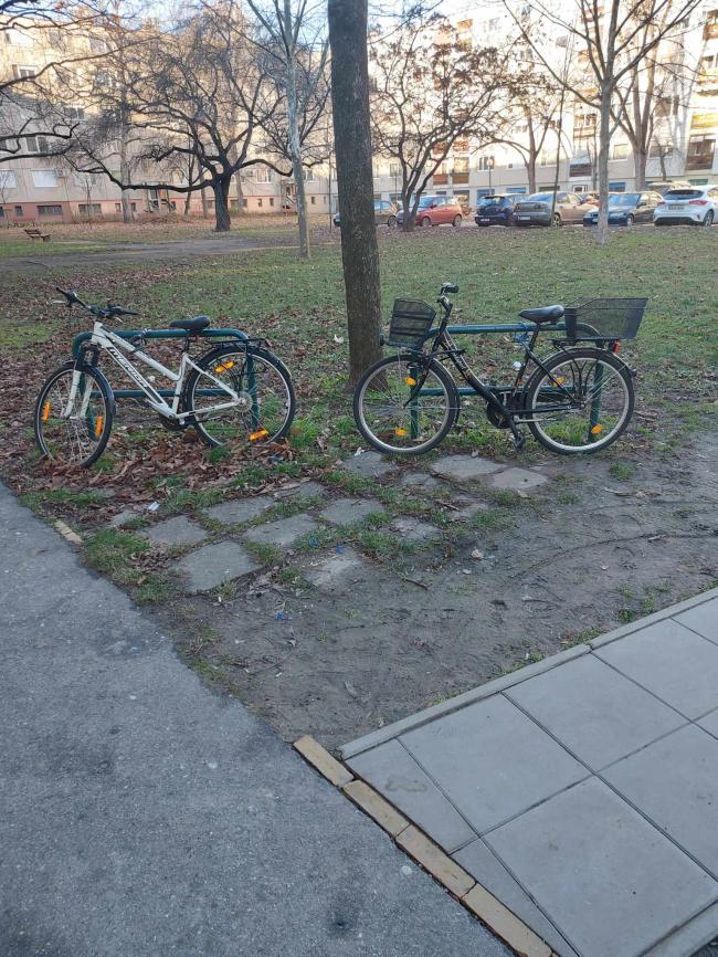 „Kerékpártámaszok kihelyezése Szegeden két részajánlati körben” 