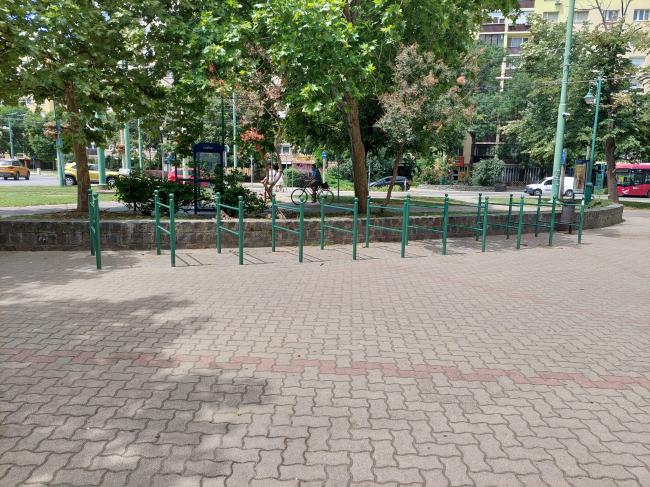 „Kerékpártámaszok kihelyezése Szegeden két részajánlati körben” 