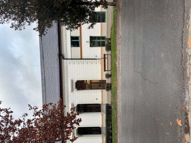 Szolgáltatóház felújítása Kiszomboron