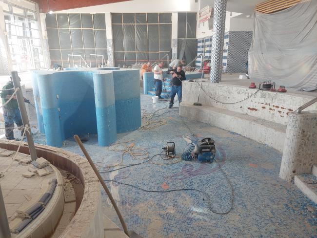  Algyői Borbála  Fürdő beltéri gyermek -ülő-élmény medencék  mozaikburkolatának felújítása