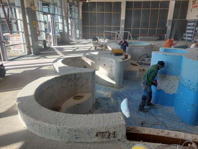  Algyői Borbála  Fürdő beltéri gyermek -ülő-élmény medencék  mozaikburkolatának felújítása