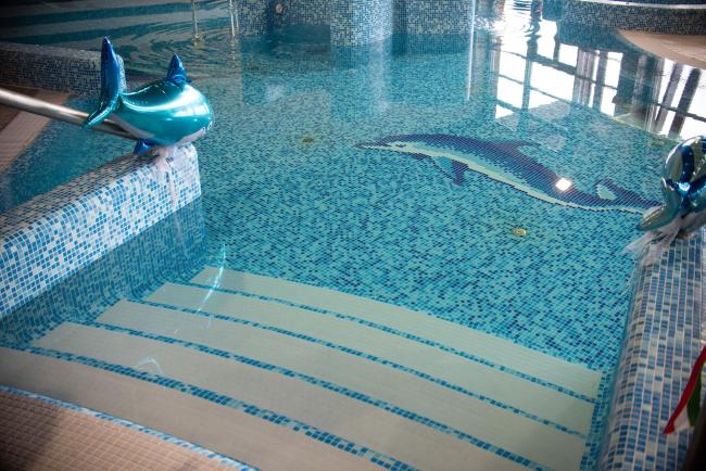  Algyői Borbála  Fürdő beltéri gyermek -ülő-élmény medencék  mozaikburkolatának felújítása