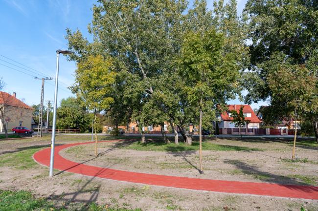 „Futópálya építése Tápén és Szőregen két részajánlati körben” - Tápé