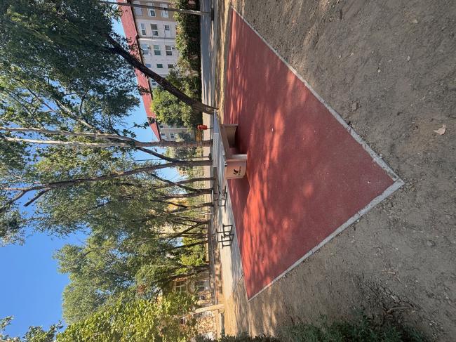 Szeged, Arany János Általános Iskola (6724 Szeged, Kukovecz Nana u. 4.) 2 db röplabda pálya építése