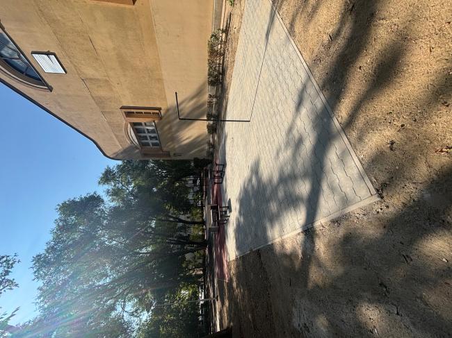 Szeged, Arany János Általános Iskola (6724 Szeged, Kukovecz Nana u. 4.) 2 db röplabda pálya építése